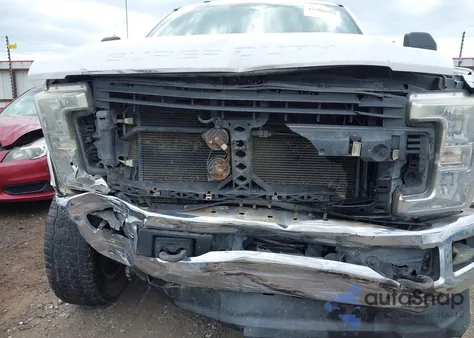 2017 Ford F250 Super Duty z USA, uszkodzony, nr VIN 1FT7W2BT3HEC67258